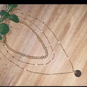 Gold pendant necklace